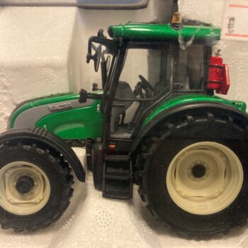 Universal Hobbies Groene Valtra C Universal Hobbies Groene Valtra C