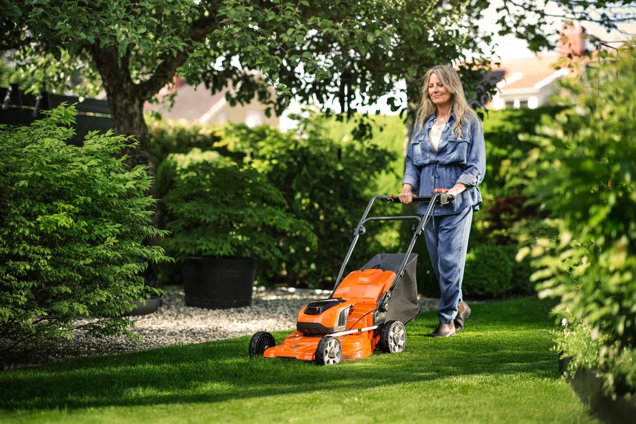 Husqvarna LC 142iS Husqvarna LC 142iS